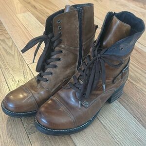 Size 10 Taos Boots